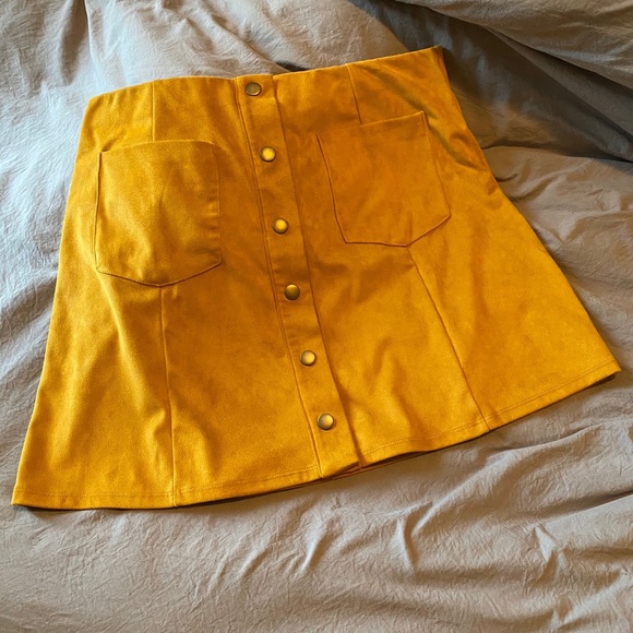 Button Up Mustard Yellow F21 Mini Skirt NWOT - Picture 1 of 3